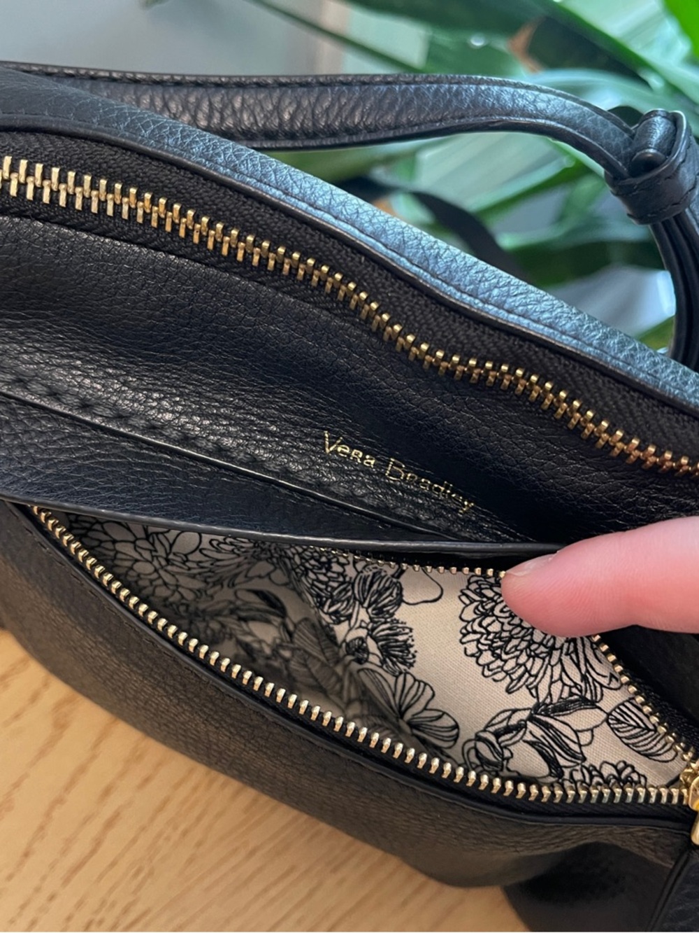 Vera Bradley Black Leather Crossbody Camera Bag - Picture 4 of 4